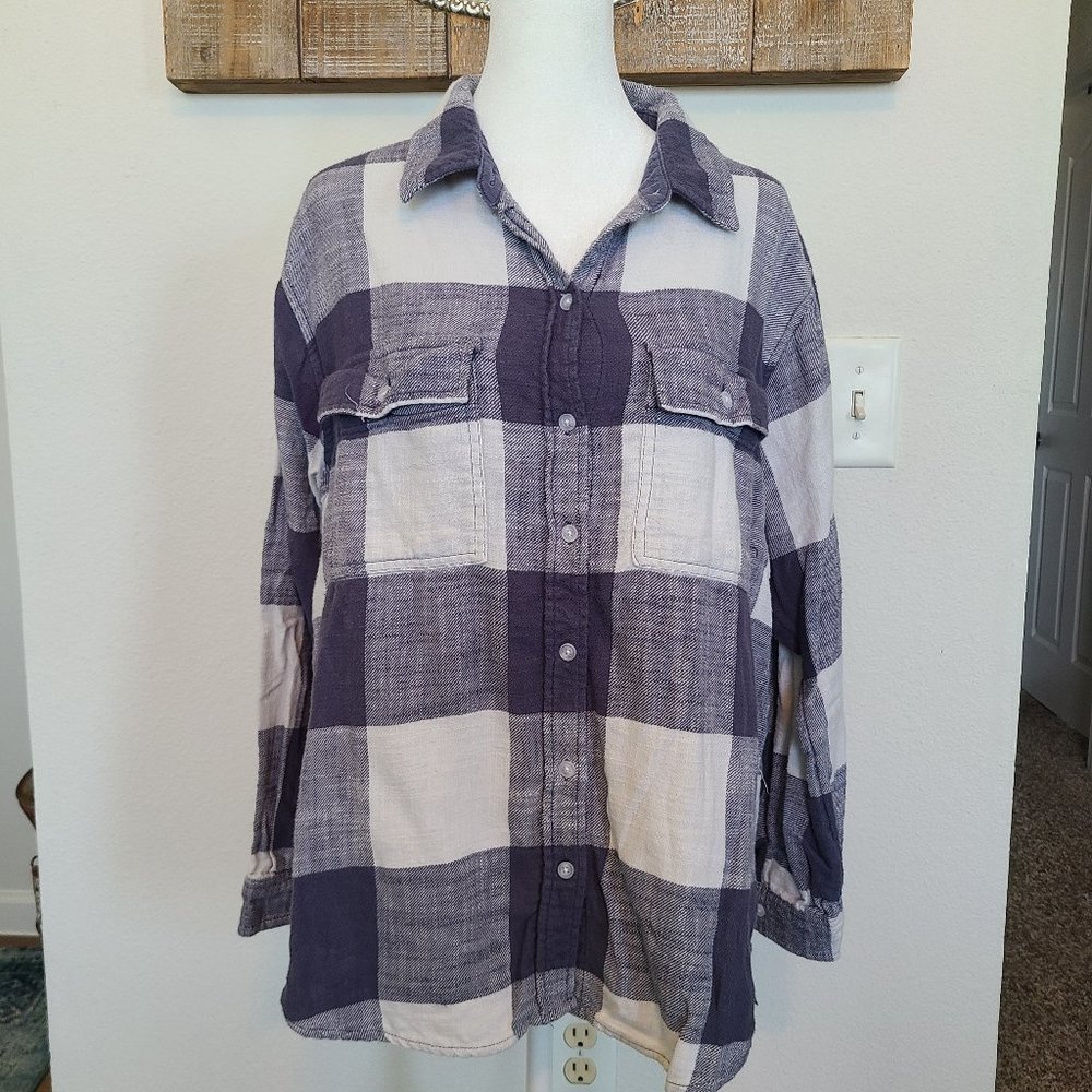 American Eagle Grey and White Oversized Plaid Flannel